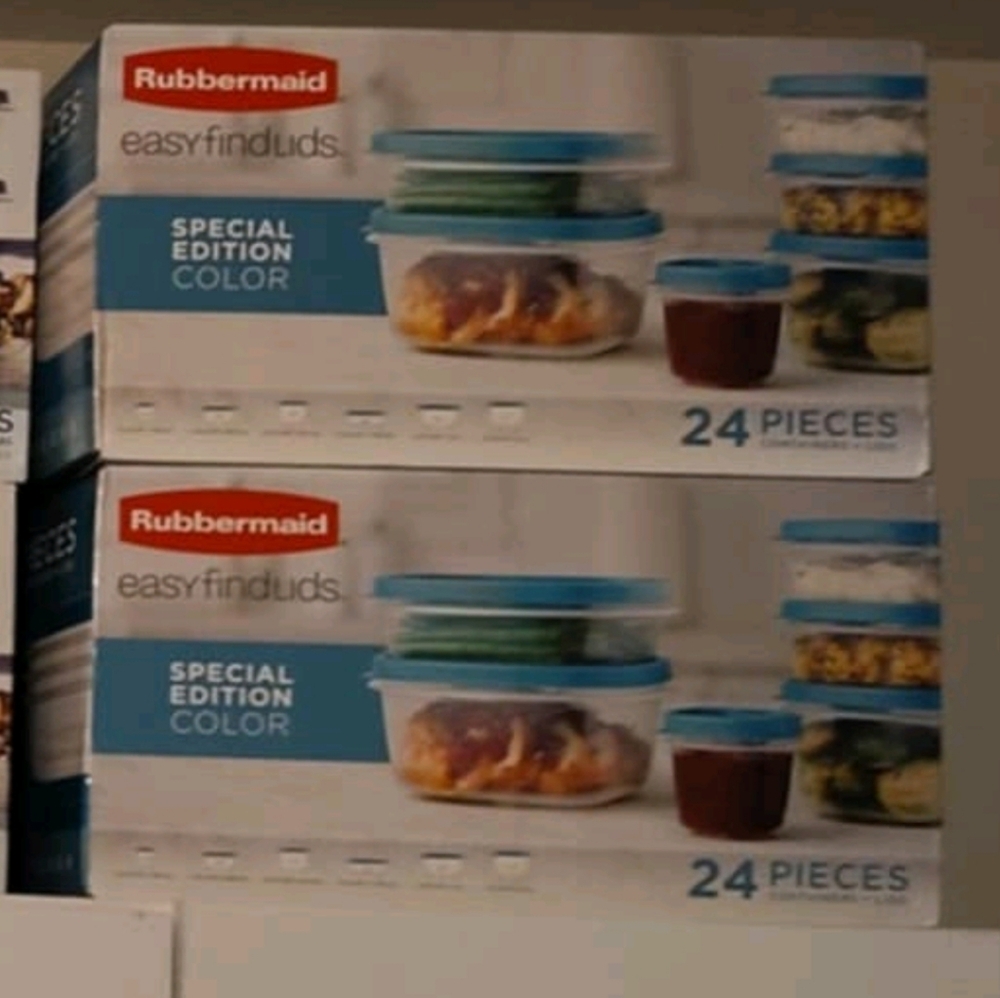 NWT Rubbermaid 24 piece set 1 Box